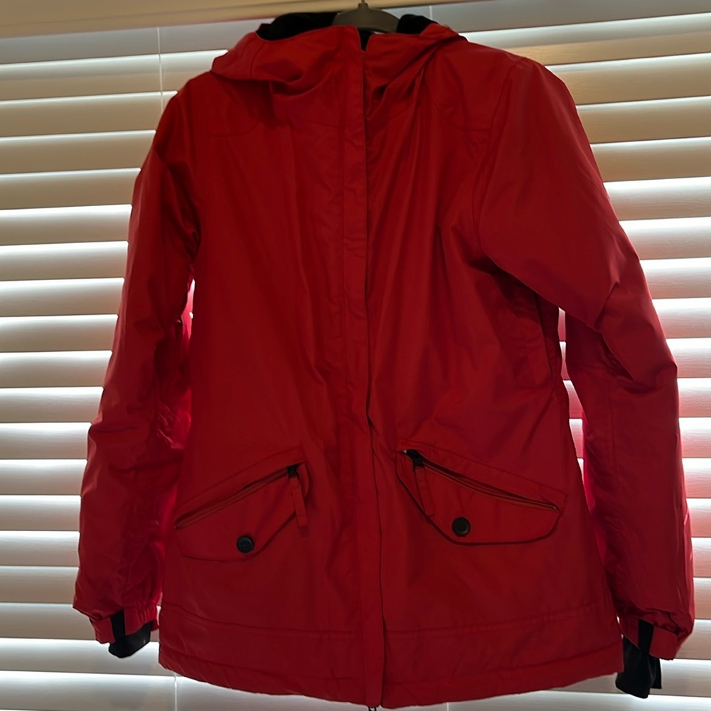 686 ski/snowboarding, small, red, women’s jacket, thermal rating 8
